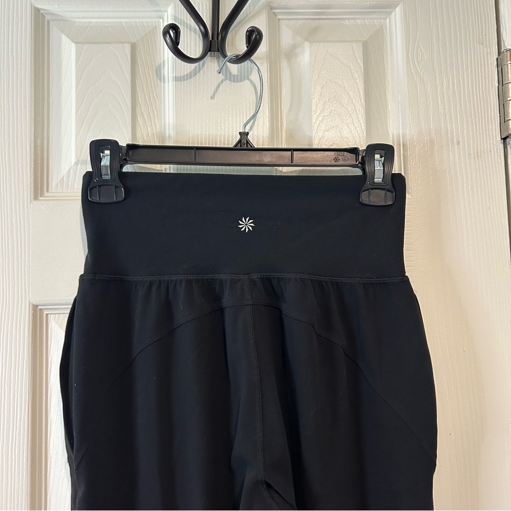 Athleta Salutation Crop Jogger in Black - Size XS - Picture 8 of 12